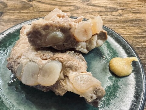 甘めで軟骨はコリコリ！身はホロホロ！豚軟骨の角煮